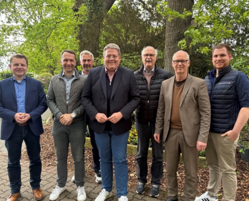 Foto mit Matthias Tegeler, Michael Kasche, Andreas Besser, Kai Abruszat, Udo Hansmann, Graham Lewis und Tobias Tischer